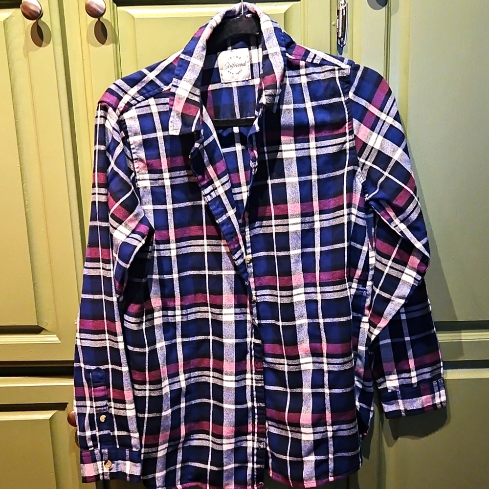 Jachs girlfriend pink and blue flannel size M. Button front with side pockets